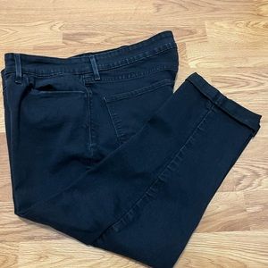 Ladies Crop black jean